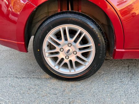 Used 2009 Ford Focus SE FWD image 27