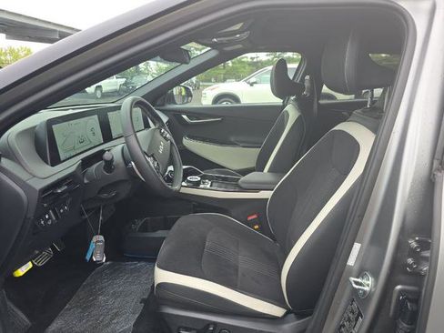 Used 2023 Kia EV6 GT-Line w/ GT-Line Suede Seat Package AWD/4WD image 9