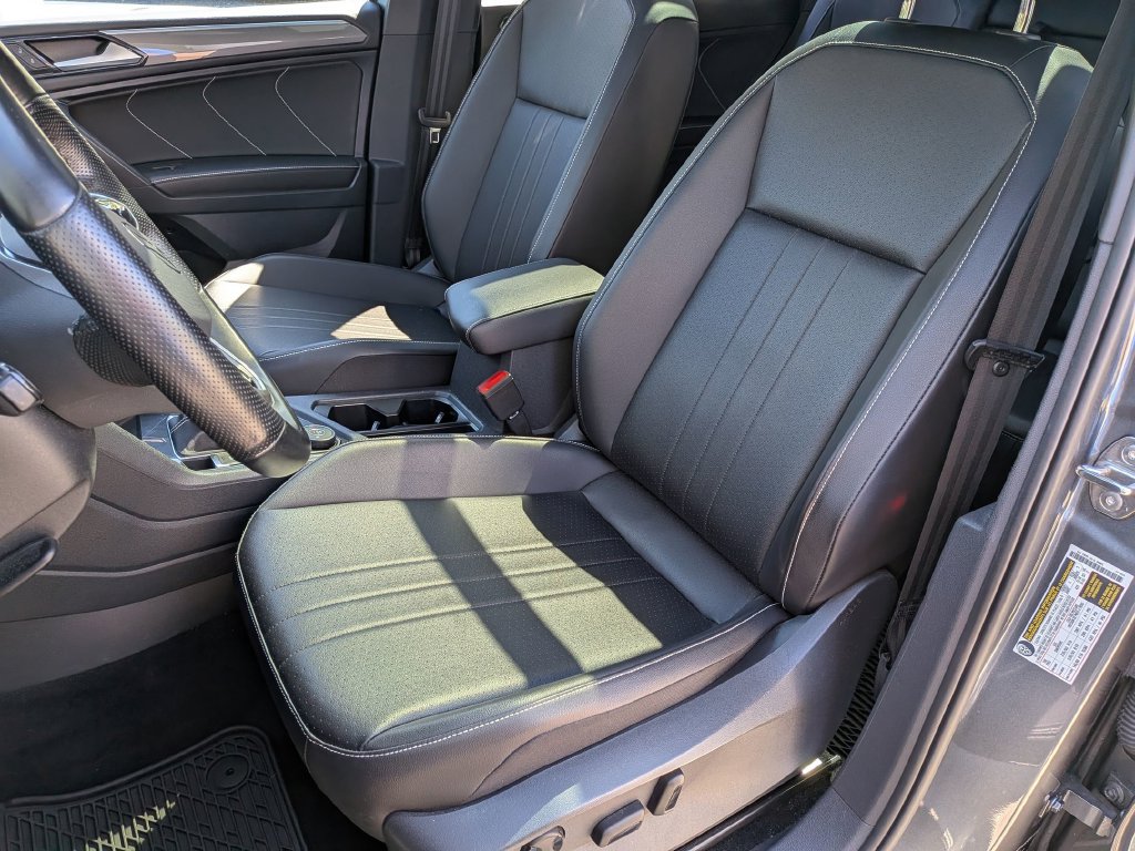 Used 2022 Volkswagen Tiguan SE R-Line AWD/4WD image 12