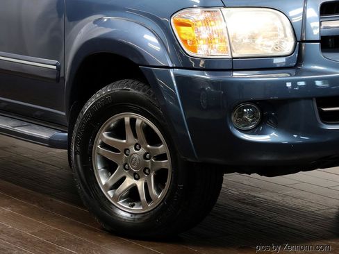 Used 2006 Toyota Sequoia SR5 w/ Preferred Pkg w/ Heated Seats AWD/4WD image 3