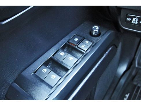 Used 2020 Toyota Tacoma SR image 22