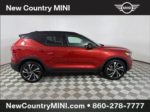 Used 2020 Volvo XC40 T5 R-Design AWD/4WD image 8