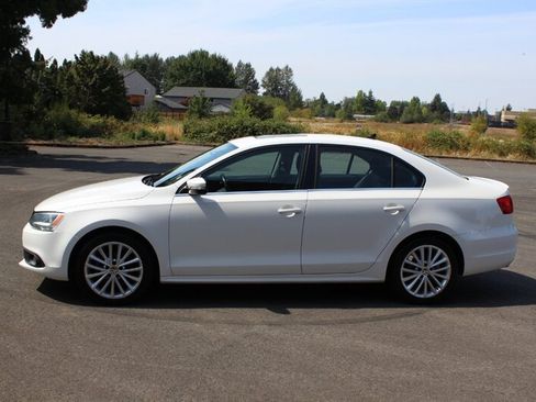 Used 2013 Volkswagen Jetta SEL FWD image 7