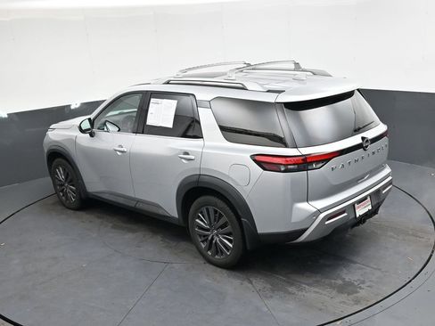 Used 2022 Nissan Pathfinder SL w/ SL Premium Package image 34