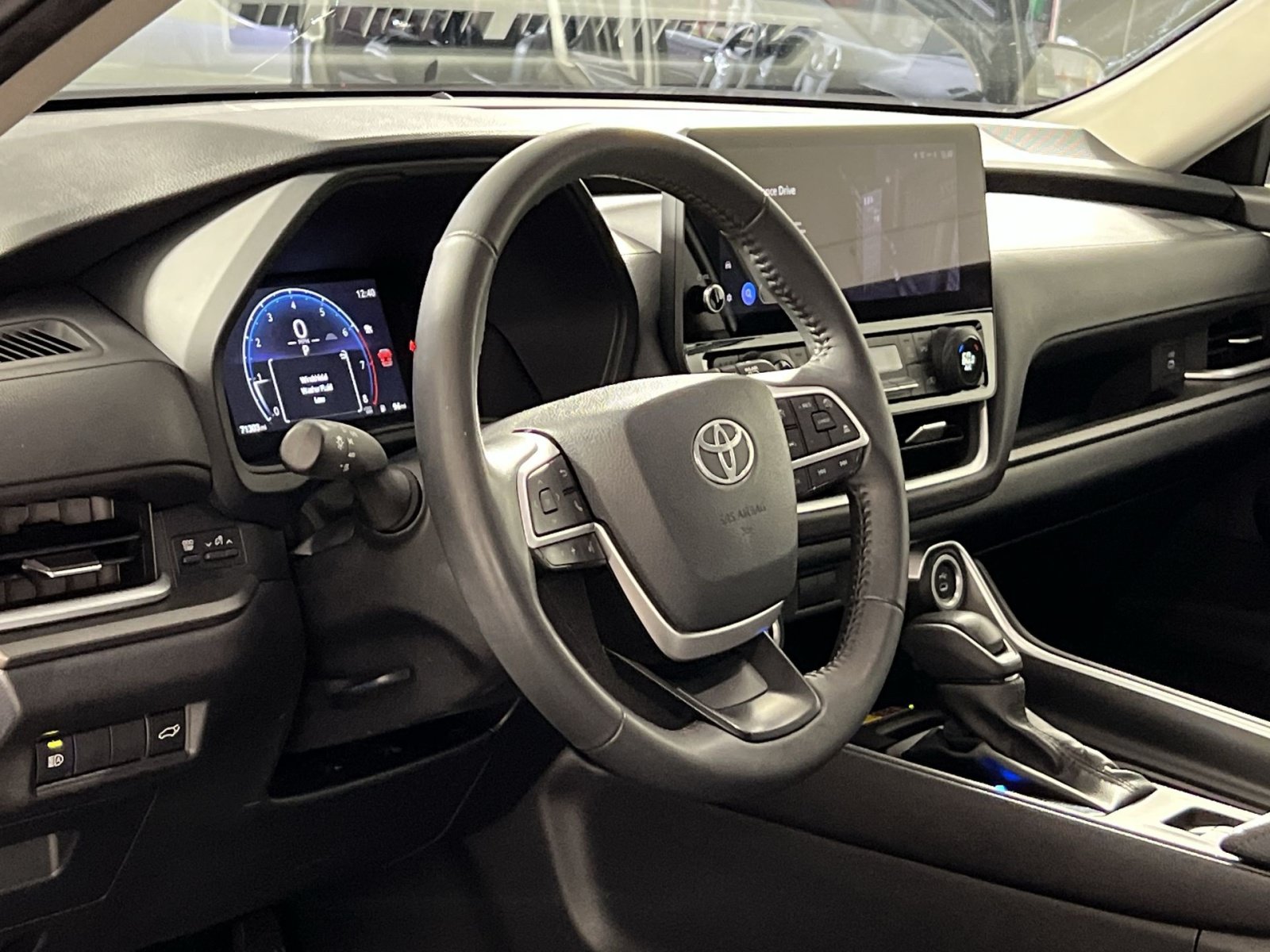 Used 2024 Toyota Grand Highlander AWD image 16
