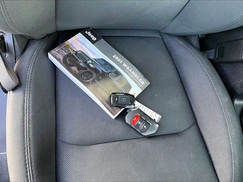 Used 2021 Jeep Wrangler Sport S image 20