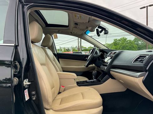Used 2017 Subaru Legacy 2.5i Limited AWD/4WD image 9