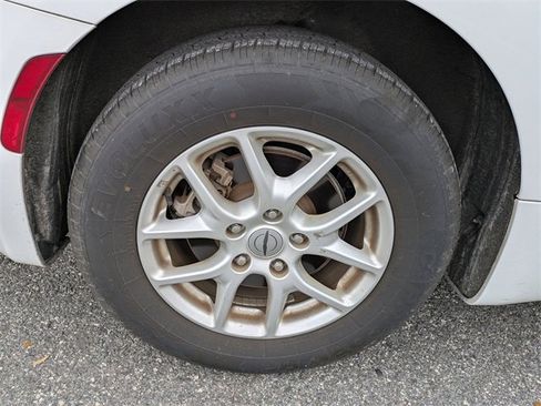 Used 2022 Chrysler Pacifica Touring-L w/ Uconnect Theater Family Group image 9