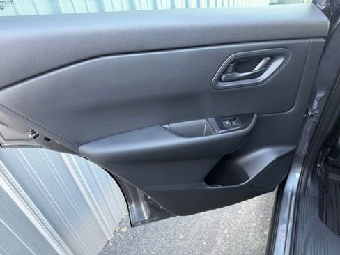 Certified 2025 Nissan Rogue S FWD image 29