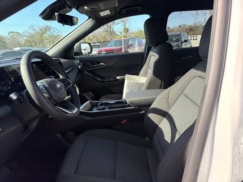 New 2026 Chevrolet Equinox LT w/ Safety and Technology Package FWD image 18