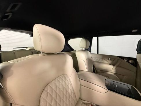 Used 2024 INFINITI QX80 Sensory AWD/4WD image 33