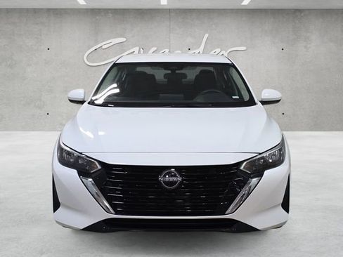 Used 2024 Nissan Sentra SV FWD image 18