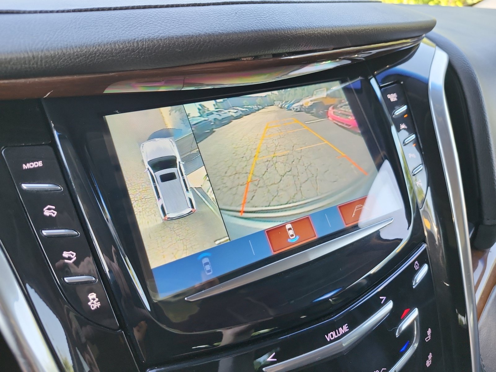 Used 2020 Cadillac Escalade Luxury AWD/4WD image 21