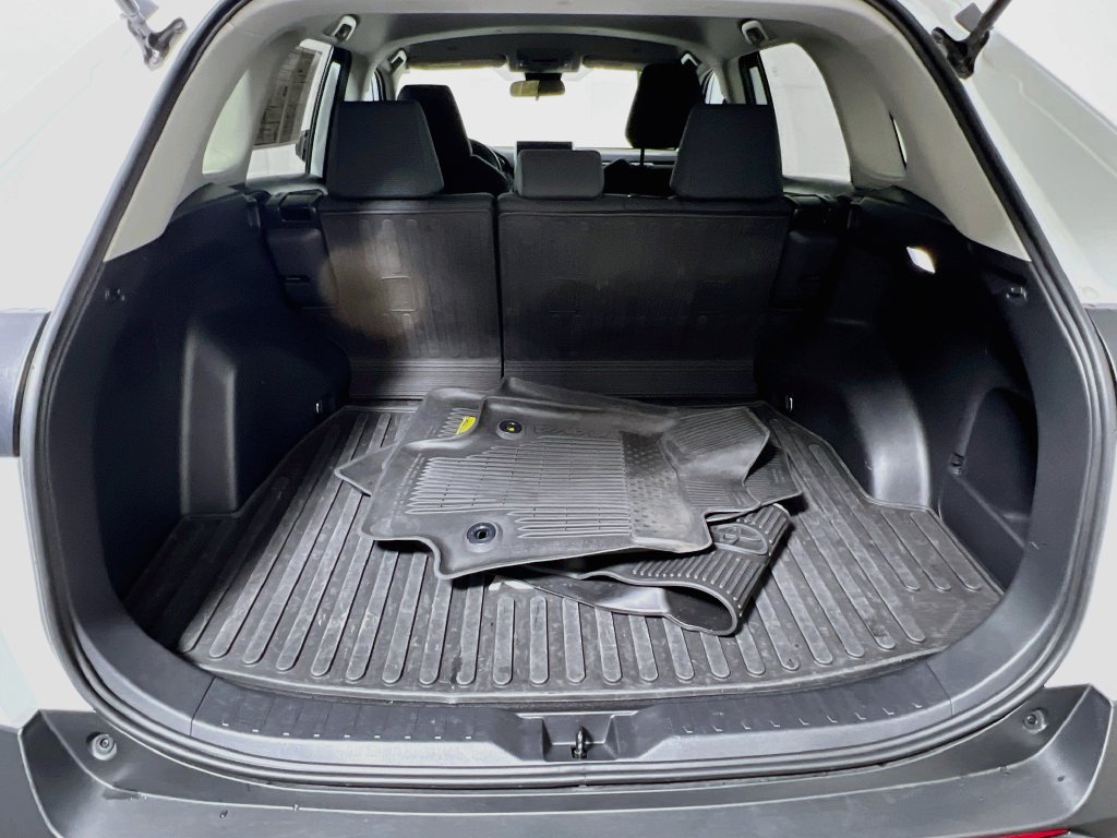 Used 2025 Toyota RAV4 LE FWD image 30