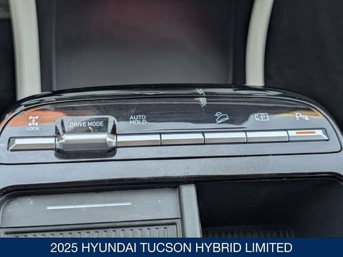 Used 2025 Hyundai Tucson Limited AWD/4WD image 31