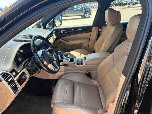 Used 2019 Porsche Cayenne AWD/4WD image 6