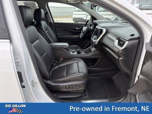Certified 2023 GMC Acadia SLT w/ Technology Package AWD/4WD image 15