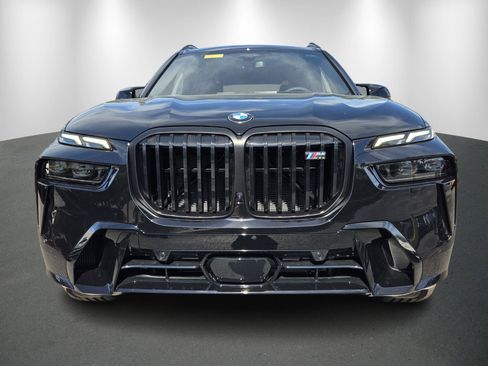 New 2026 BMW X7 M60i image 2