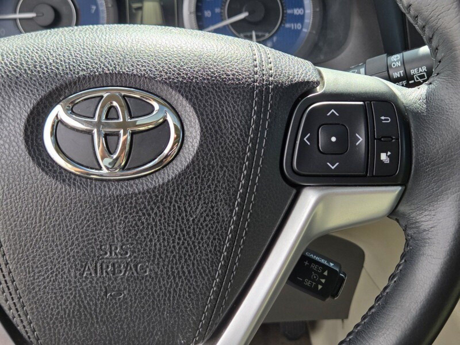 Used 2017 Toyota Sienna XLE Premium FWD image 29