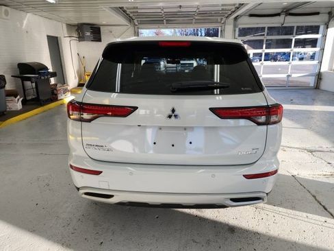 Used 2023 Mitsubishi Outlander SE image 7