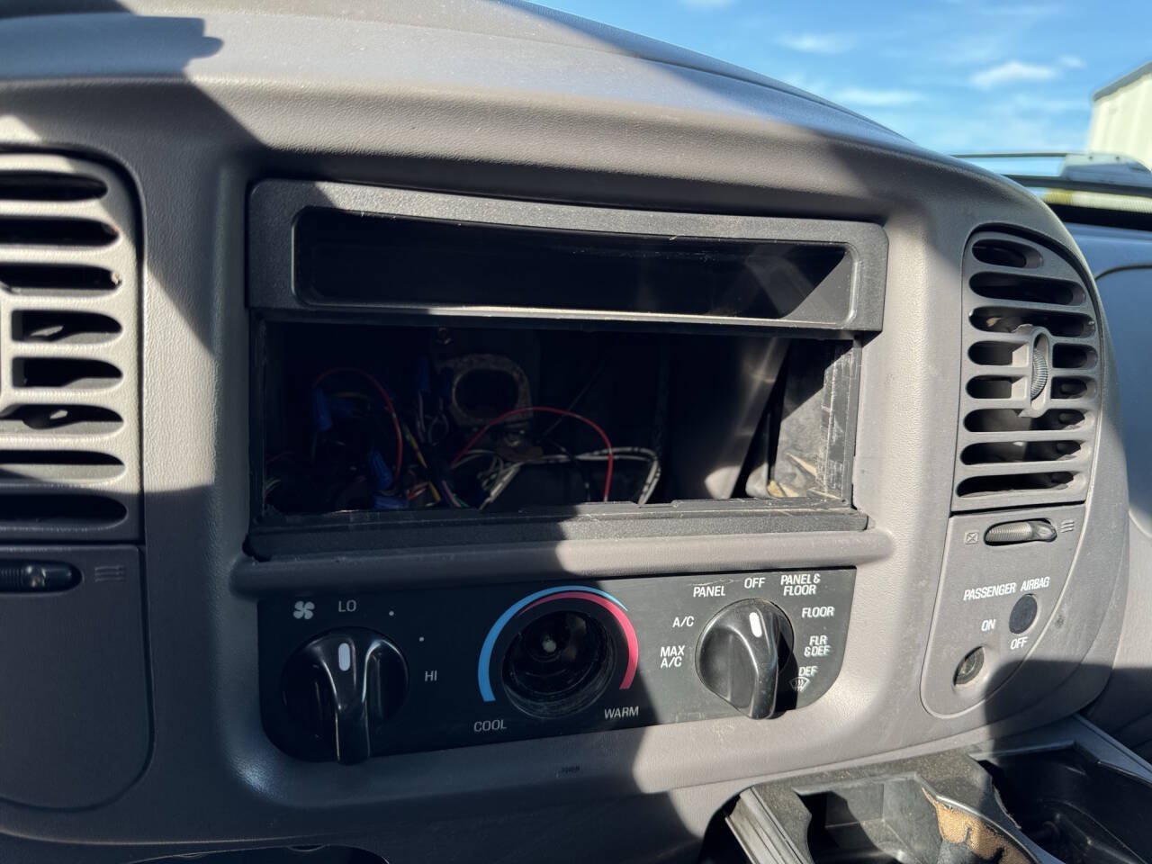 Used 1999 Ford F150 4x4 SuperCab image 35