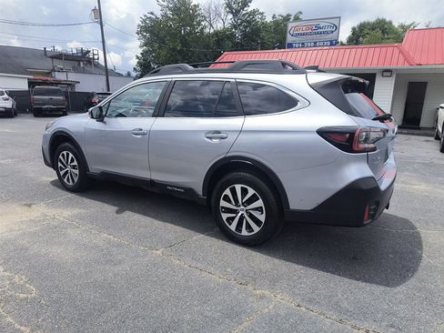 Used 2020 Subaru Outback Premium AWD/4WD image 3