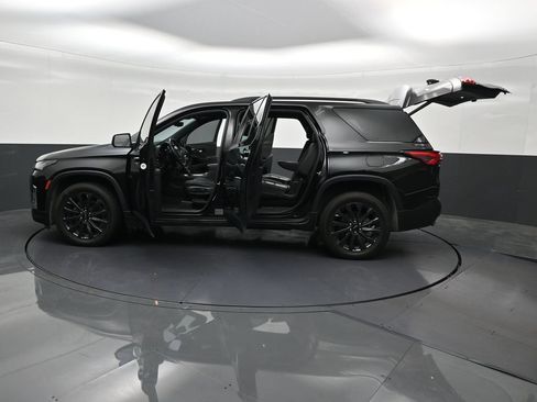 Used 2024 Chevrolet Traverse RS FWD image 38