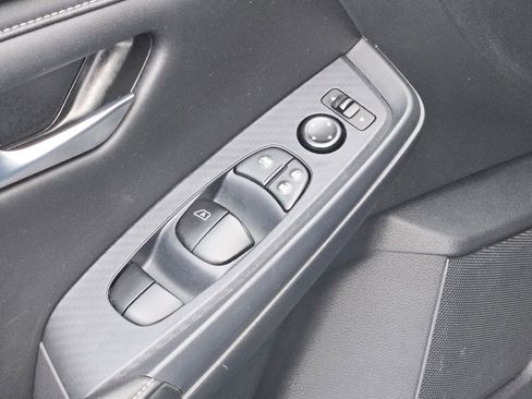 Used 2024 Nissan Sentra SV image 18