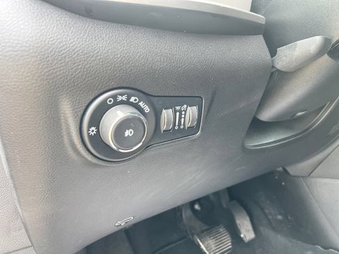 Used 2025 Jeep Compass Limited AWD/4WD image 19