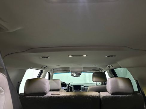 Used 2020 Chevrolet Suburban LT w/ Luxury Package RWD image 15