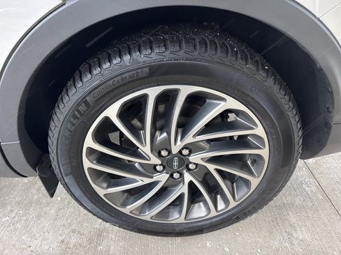 Used 2020 Lincoln Nautilus Reserve w/ Equipment Group 201A image 17