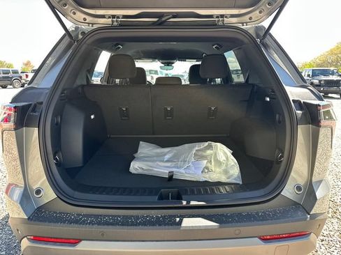 New 2026 Chevrolet Equinox LT w/ Safety and Technology Package AWD/4WD image 12