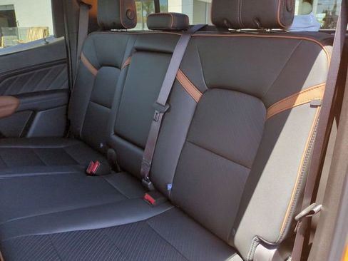 New 2026 GMC Canyon AT4 w/ AT4 Premium Package AWD/4WD image 24
