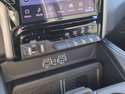 Used 2025 RAM 3500 Laramie w/ Sport Appearance Package AWD/4WD image 24