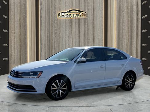 Used 2017 Volkswagen Jetta SE image 7