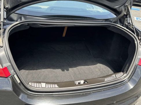 Used 2011 Jaguar XF R RWD image 9
