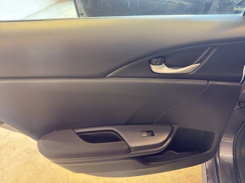 Used 2018 Honda Civic EX image 28
