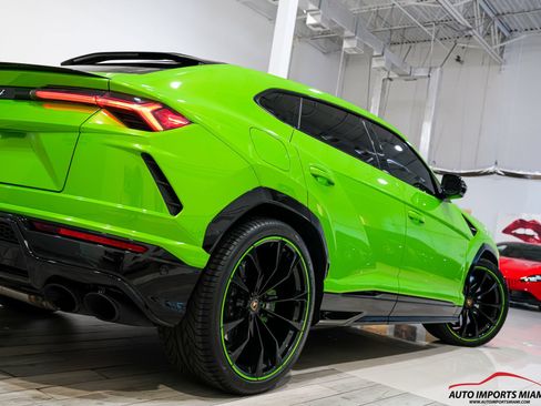 Used 2022 Lamborghini Urus AWD/4WD image 36