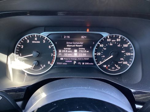 Used 2025 Nissan Pathfinder SL image 25