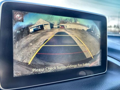 Used 2015 MAZDA MAZDA3 i Grand Touring image 24