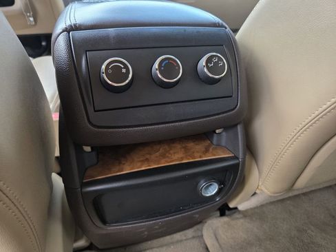 Used 2011 Buick Enclave CXL image 18