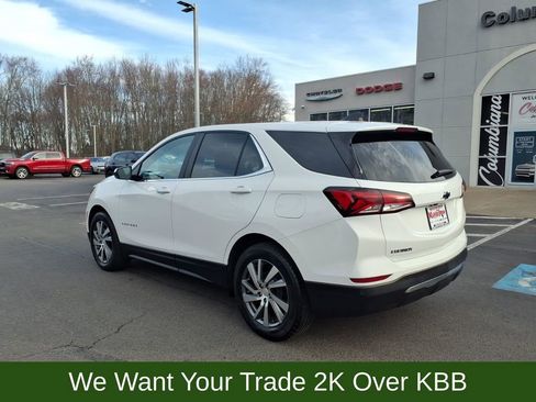 Used 2023 Chevrolet Equinox LT FWD image 2