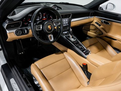 Used 2018 Porsche 911 Turbo image 9