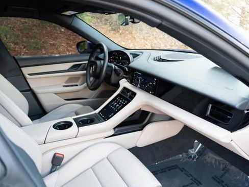 Used 2022 Porsche Taycan image 27
