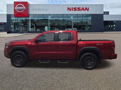 Used 2025 Nissan Frontier PRO-4X AWD/4WD image 4