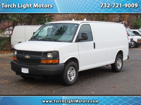 Used 2015 Chevrolet Express 2500 image 1