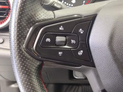 Used 2024 Chevrolet Trax RS FWD image 24