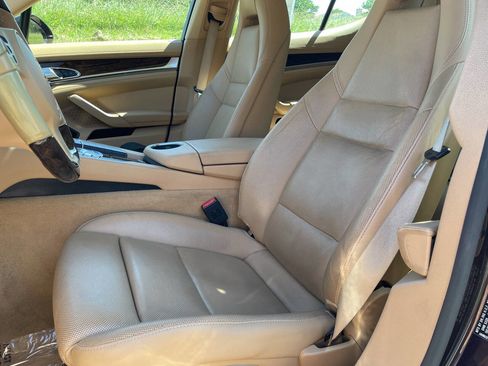 Used 2014 Porsche Panamera 4 image 14