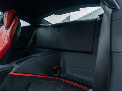 Certified 2022 Ferrari Roma image 46