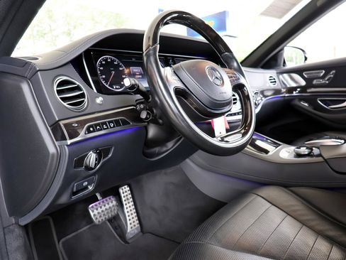 Used 2015 Mercedes-Benz S 550 Sedan image 40